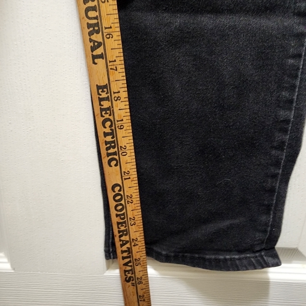 Levi's Jeans Women's 12S 31x38 Classic Straight Black 31 X 28 Dark Wash - Picture 6 of 9
